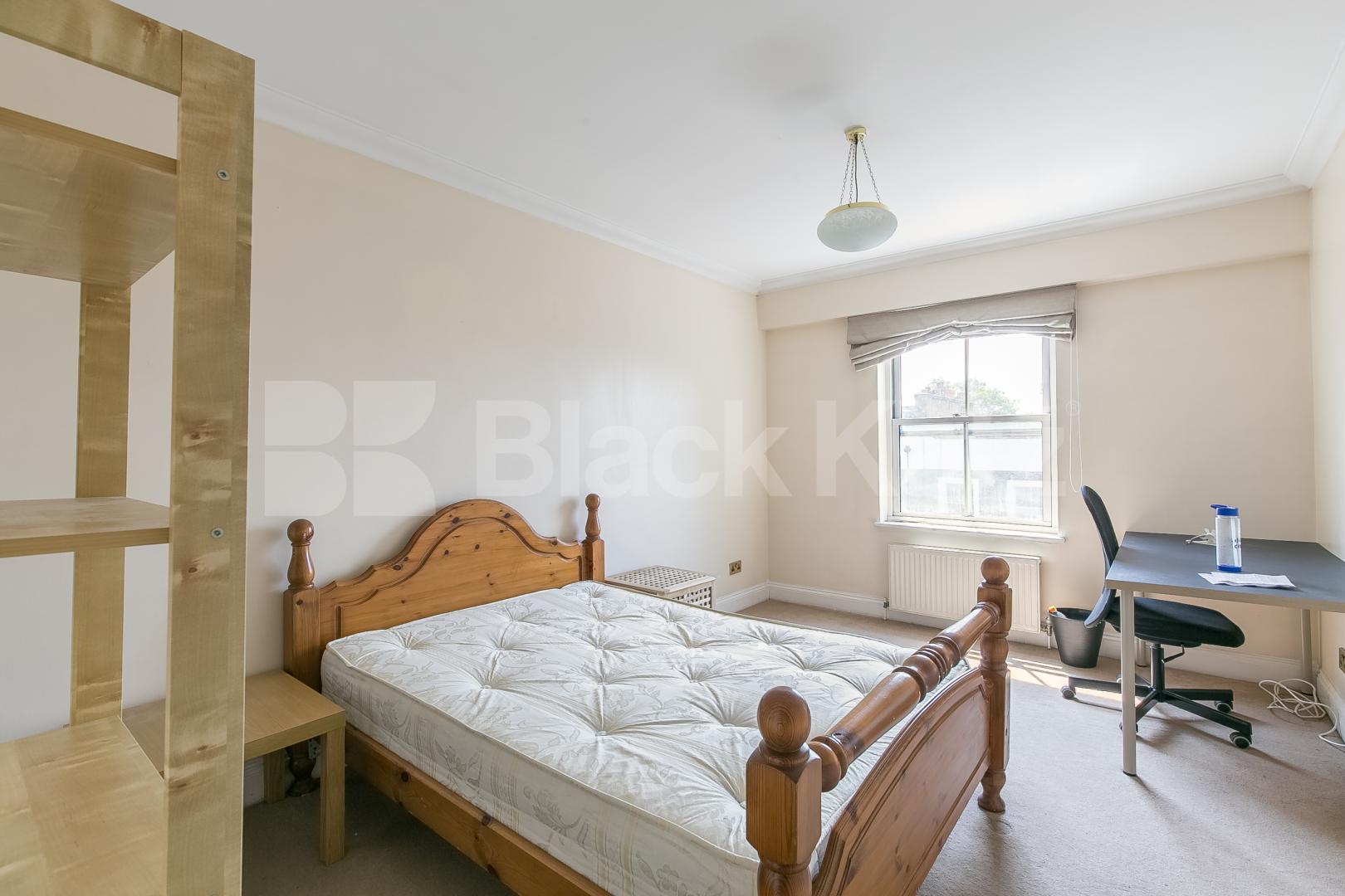 			IDEAL FOR 2 SHARERS!, 2 Bedroom, 1 bath, 1 reception Apartment			 York Way, CAMDEN/ISLINGTON